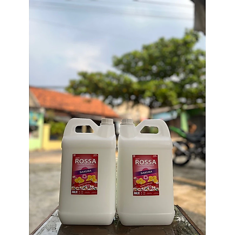 rossa pelicin dan pewangi setrika pakaian aroma sakura 5 liter rossa pelicin dan pewangi setrika pakaian aroma sakura 5 liter